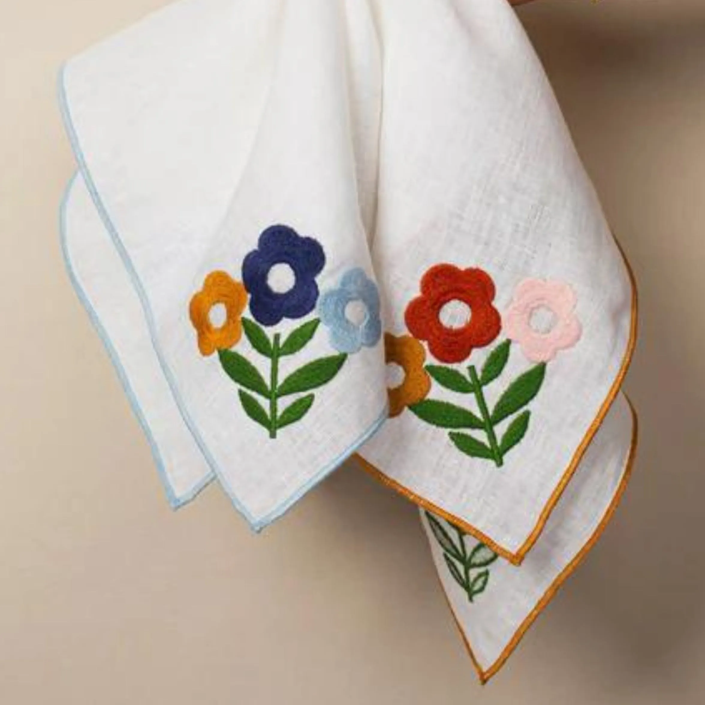 Floral Embroidered Linen Napkin (Set of 4)