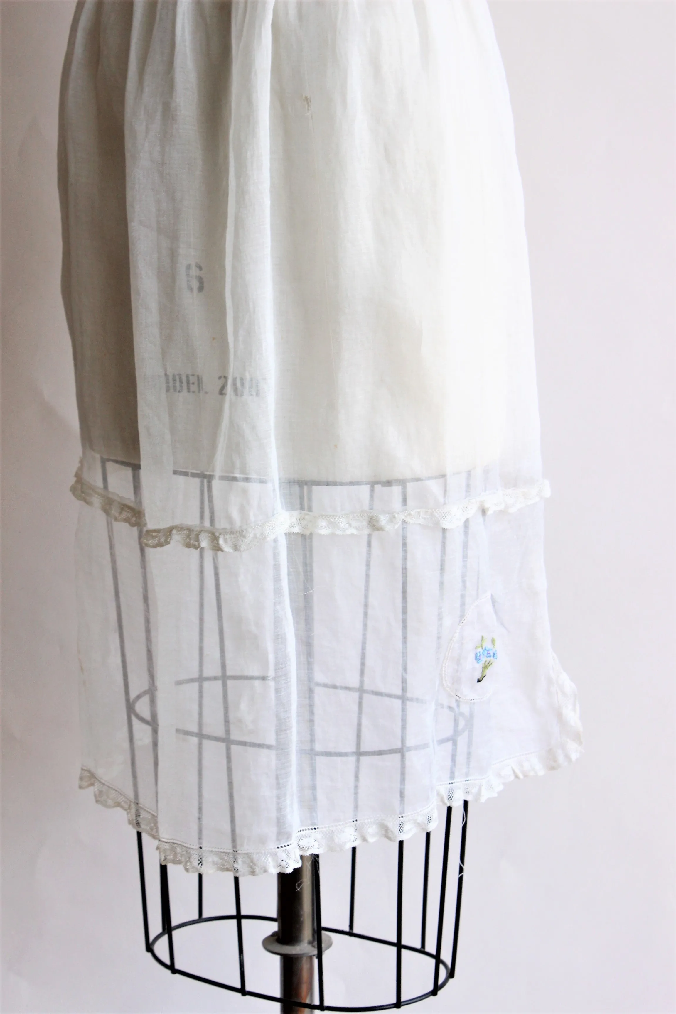 Vintage 1930s 1940s Embroidered Organza Half Apron