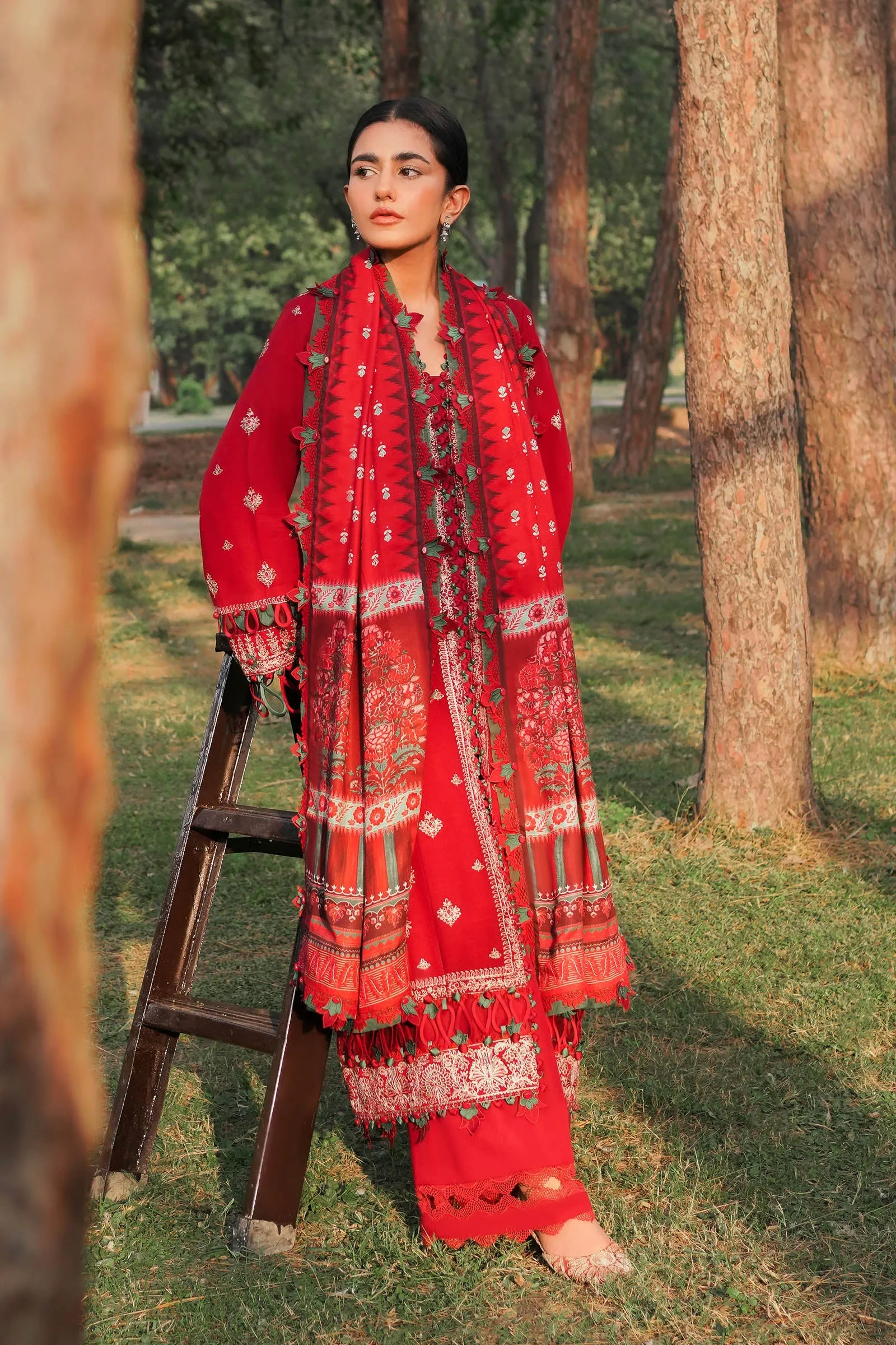 Zaha by Khadijah Shah · Winter Collection Vol-02 – LINA (ZW2-23-05)