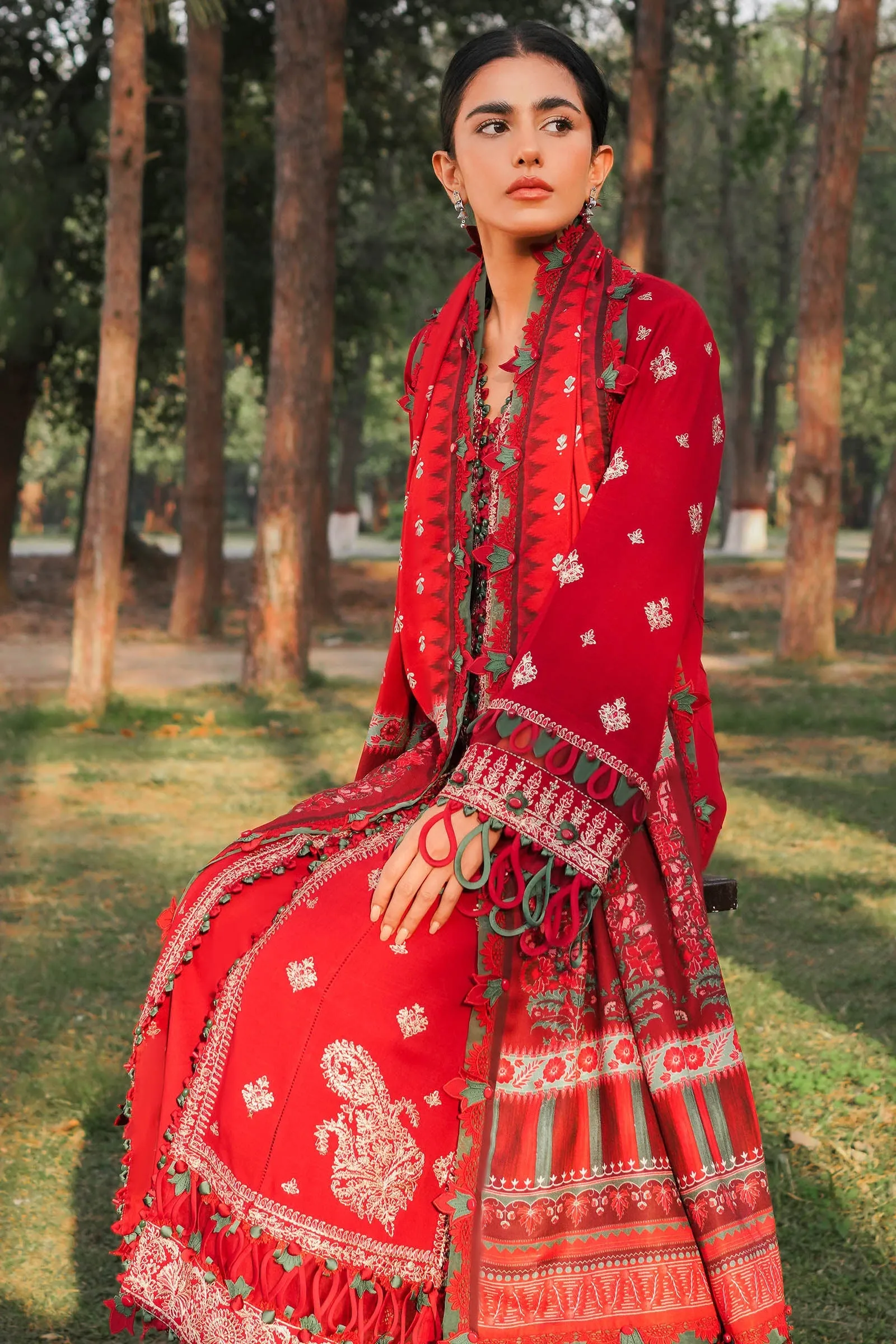 Zaha by Khadijah Shah · Winter Collection Vol-02 – LINA (ZW2-23-05)